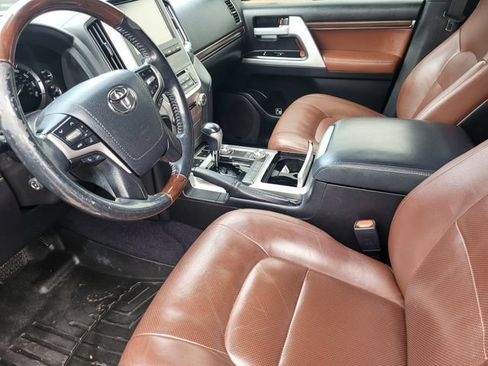 Used 2018 Toyota Land Cruiser w/ Preferred Accessory Package AWD/4WD image 12