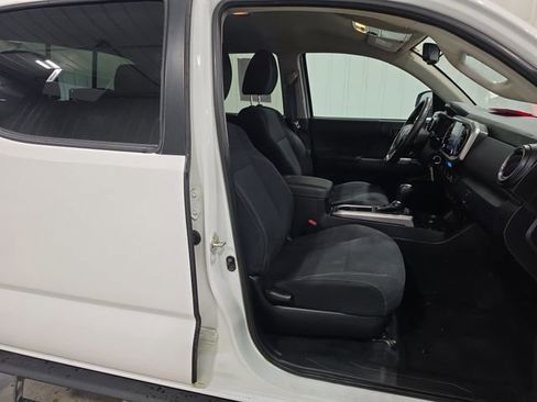Used 2021 Toyota Tacoma SR5 w/ Trail Edition AWD/4WD image 28