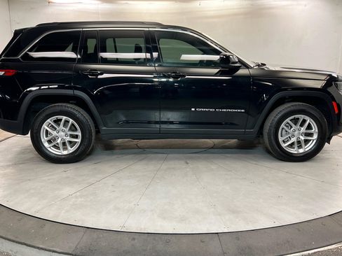 Used 2025 Jeep Grand Cherokee Laredo X w/ Luxury Tech Group I AWD/4WD image 6