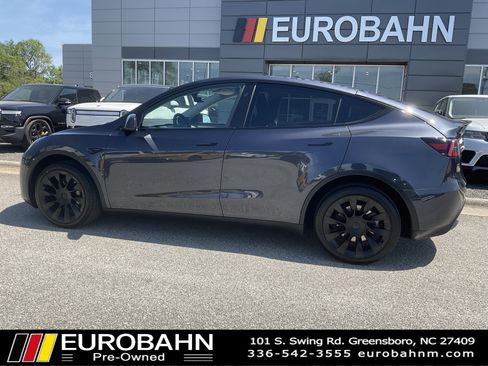 Used 2024 Tesla Model Y Long Range image 27