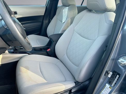 Used 2024 Toyota Corolla Cross L FWD image 11