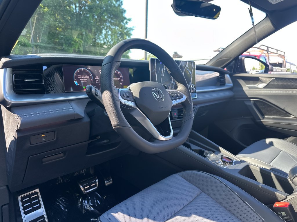 New 2026 Volkswagen Tiguan SE R-Line AWD/4WD image 11