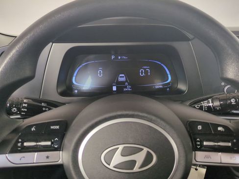 Used 2024 Hyundai Elantra SE FWD image 31