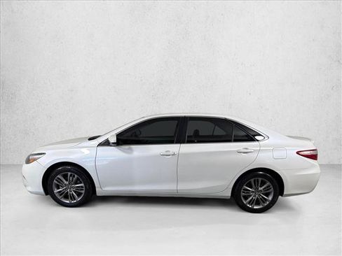 Used 2017 Toyota Camry SE FWD image 6