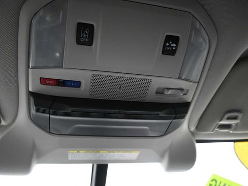 Used 2022 Subaru Ascent Premium w/ Convenience Package image 22