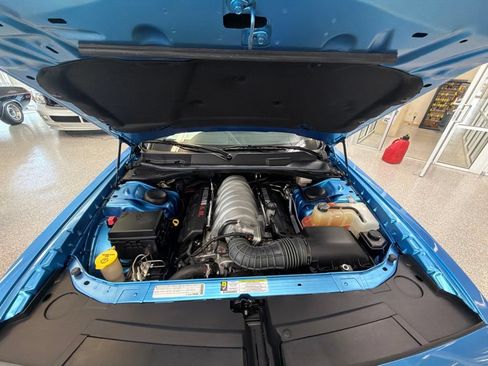 Used 2009 Dodge Challenger SRT8 w/ SRT Option Group II RWD image 12