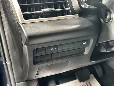 Used 2024 Mitsubishi Outlander SE image 14