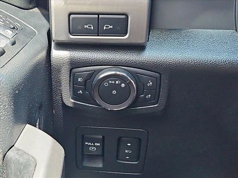 Used 2018 Ford F150 Platinum w/ Equipment Group 701A Luxury AWD/4WD image 17