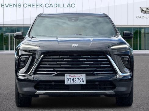 Used 2025 Buick Enclave Preferred image 8