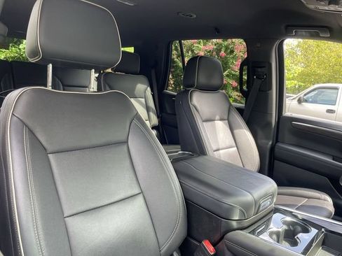 Used 2025 Chevrolet Tahoe Premier AWD/4WD image 26