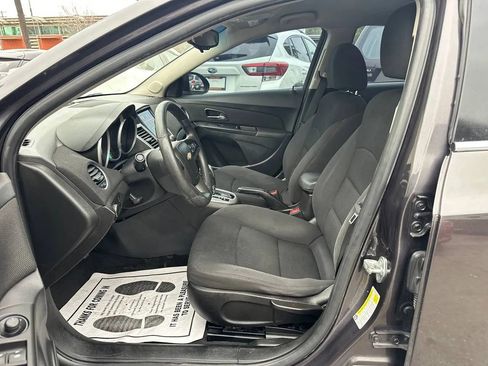 Used 2016 Chevrolet Cruze LT w/ Technology Package image 24