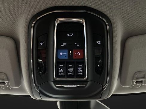 Used 2023 Jeep Grand Cherokee 4WD 4xe image 28