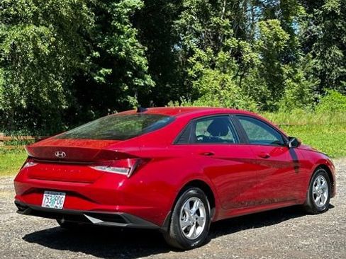 Certified 2023 Hyundai Elantra SE FWD image 8