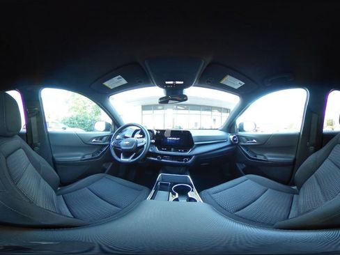 Used 2025 Chevrolet Equinox LT FWD image 42