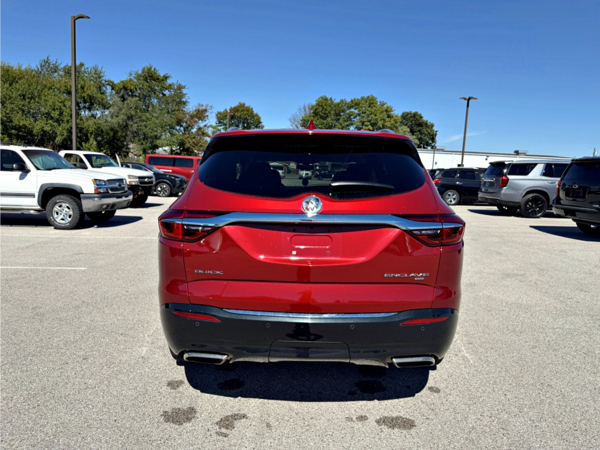 Used 2018 Buick Enclave Essence w/ Trailering Package AWD/4WD image 10