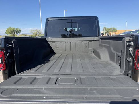 Used 2021 Jeep Gladiator Rubicon AWD/4WD image 13