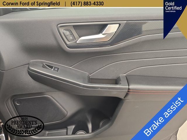 Certified 2025 Ford Escape ST-Line AWD/4WD image 12