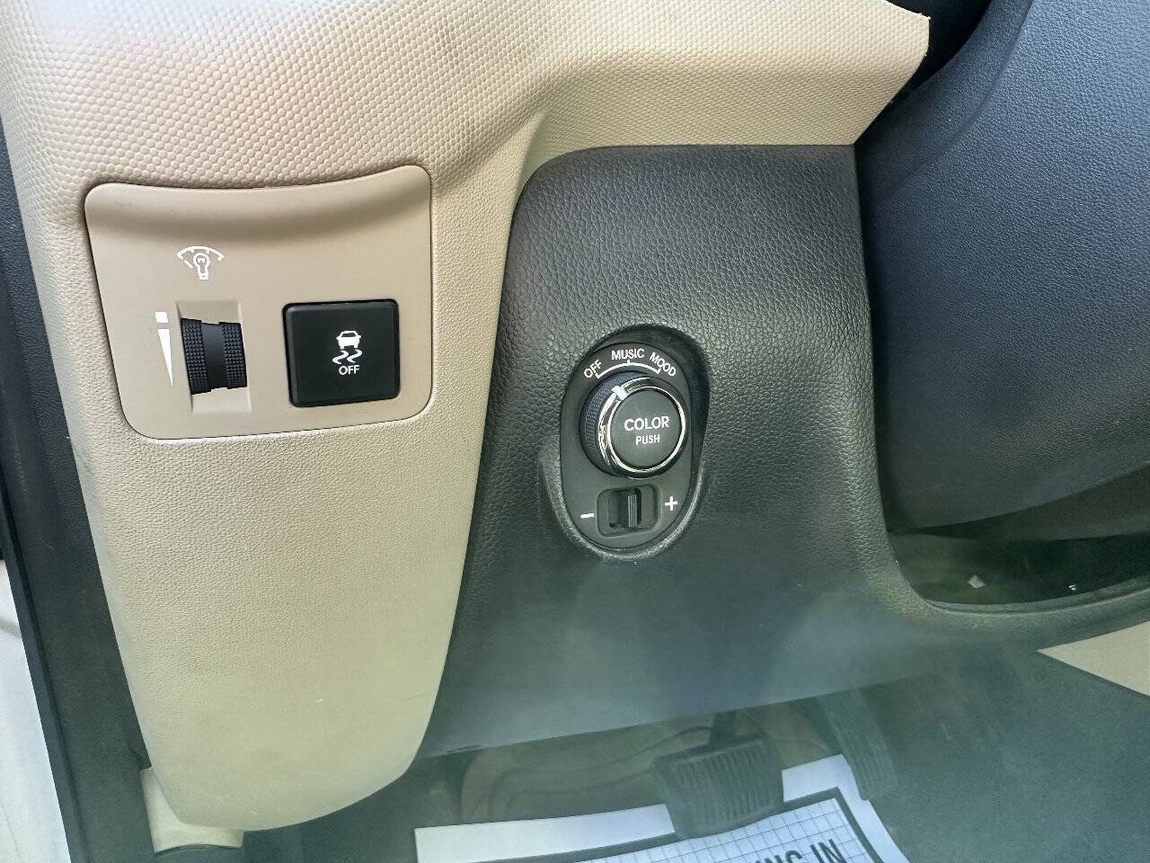 Used 2011 Kia Soul ! FWD image 19
