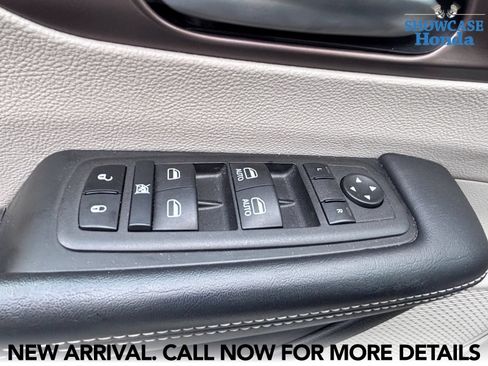 Used 2023 Chrysler Voyager LX FWD image 9