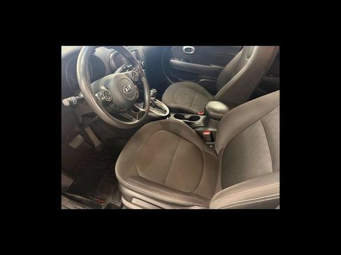 Used 2019 Kia Soul FWD image 11