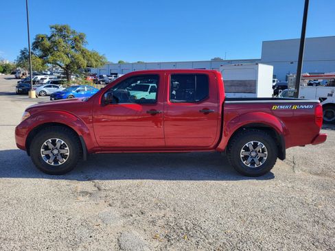 Used 2018 Nissan Frontier SV image 7