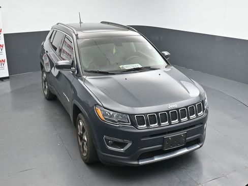 Used 2018 Jeep Compass Limited w/ Navigation Group AWD/4WD image 10
