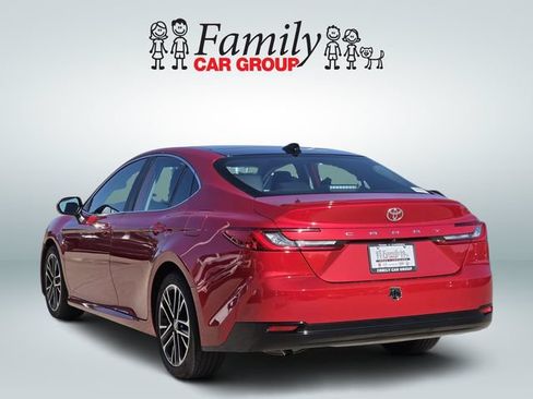 Used 2025 Toyota Camry XLE FWD image 3