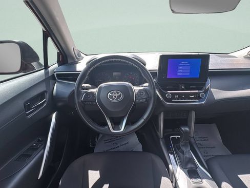 Used 2024 Toyota Corolla Cross LE w/ Moonroof Package FWD image 12