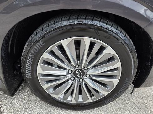 Used 2026 INFINITI QX80 Luxe w/ Cargo Package AWD/4WD image 9
