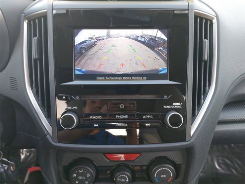 Used 2019 Subaru Crosstrek 2.0i Premium w/ Eyesight System image 21