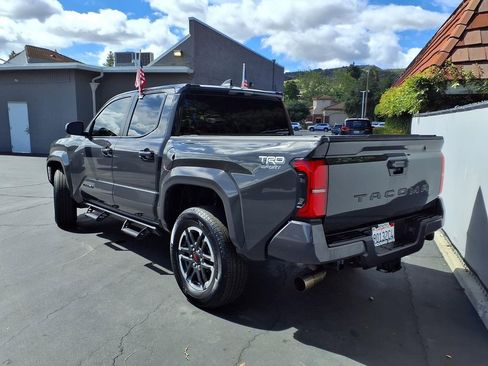 Used 2024 Toyota Tacoma TRD Sport RWD image 6