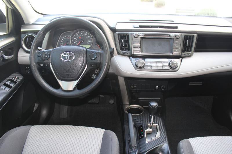 Used 2015 Toyota RAV4 XLE AWD/4WD image 17