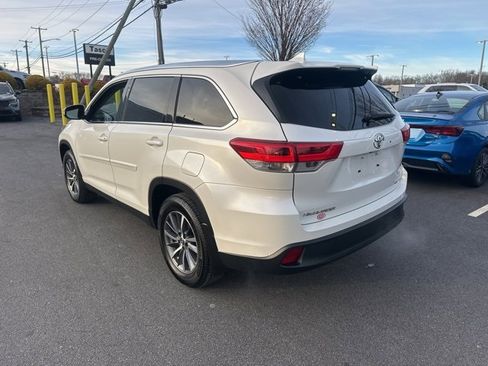 Used 2019 Toyota Highlander XLE image 6