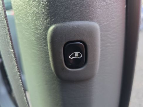 Used 2006 Dodge Caravan SXT w/ Popular Equipment Group I image 22