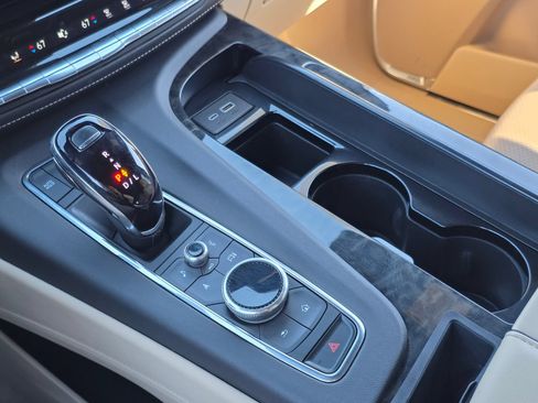 Used 2024 Cadillac Escalade Premium Luxury AWD/4WD image 29