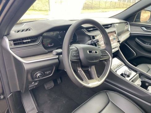 New 2026 Jeep Grand Cherokee Limited w/ Luxury Tech Group II image 41