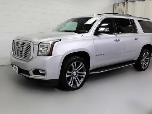 Certified 2017 GMC Yukon XL SLT AWD/4WD image 18