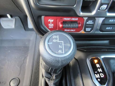 New 2026 Jeep Wrangler Unlimited Rubicon AWD/4WD image 26