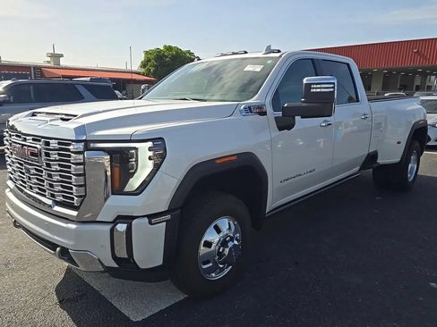 Used 2024 GMC Sierra 3500 Denali w/ Denali Reserve Package AWD/4WD image 1