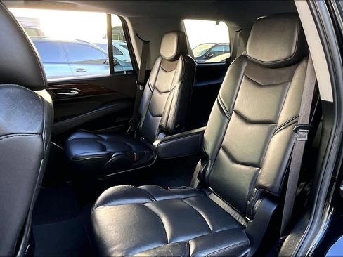 Used 2020 Cadillac Escalade Luxury image 20