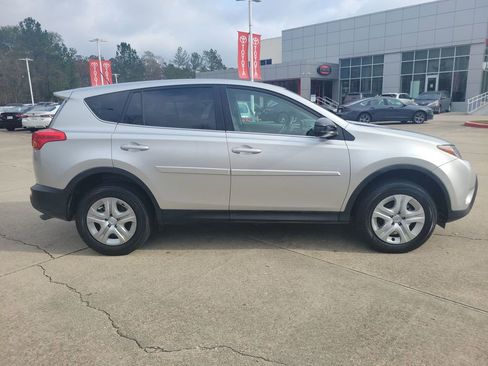 Used 2013 Toyota RAV4 LE image 8