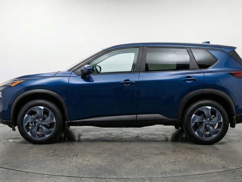 Used 2025 Nissan Rogue SV AWD/4WD image 5