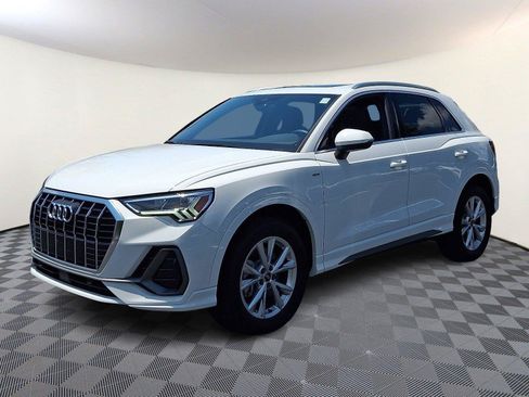 Used 2025 Audi Q3 2.0T Premium w/ Convenience Package AWD/4WD image 3