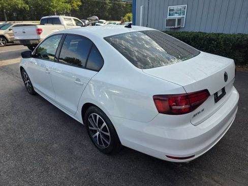 Used 2016 Volkswagen Jetta SE FWD image 7