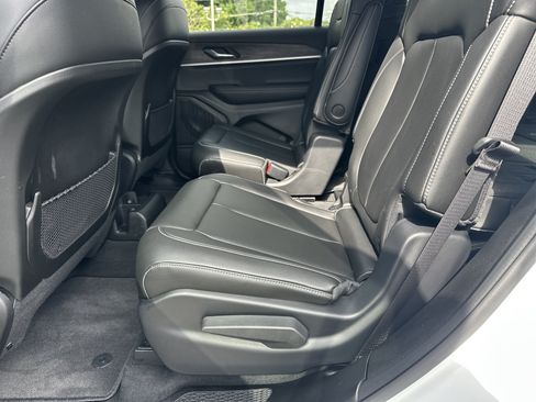 Used 2025 Jeep Grand Cherokee L Limited AWD/4WD image 23