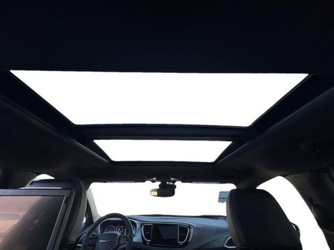 New 2026 Chrysler Pacifica Limited w/ Uconnect Theater Family Group image 28