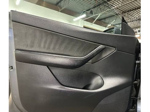 Used 2021 Tesla Model Y Long Range image 18