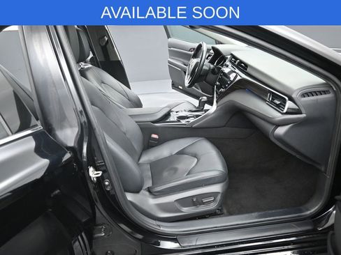 Used 2020 Toyota Camry XLE FWD image 33