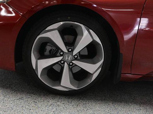 Used 2019 Honda Accord Touring image 5