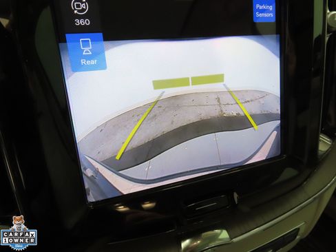 Used 2023 Volvo XC60 B5 Plus w/ Protection Package Premier AWD/4WD image 18